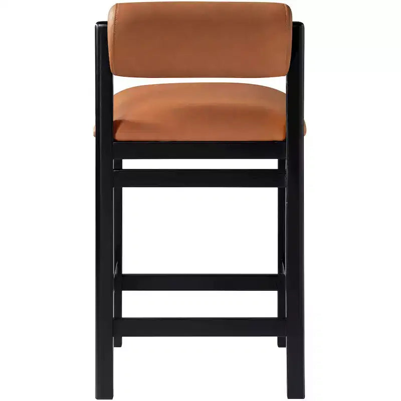 Sgabello da bancone rivestito in pelle vegana